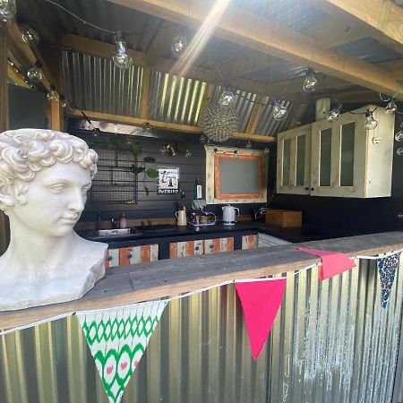 Secret Garden Glamping Hotel Lymington Eksteriør billede