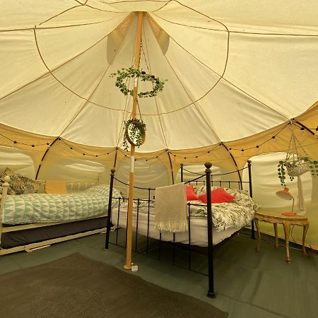 Secret Garden Glamping Hotel Lymington Eksteriør billede