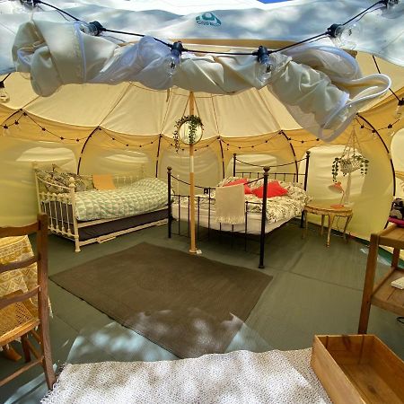 Secret Garden Glamping Hotel Lymington Eksteriør billede