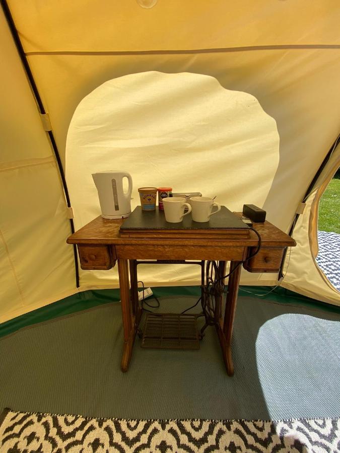 Secret Garden Glamping Hotel Lymington Eksteriør billede