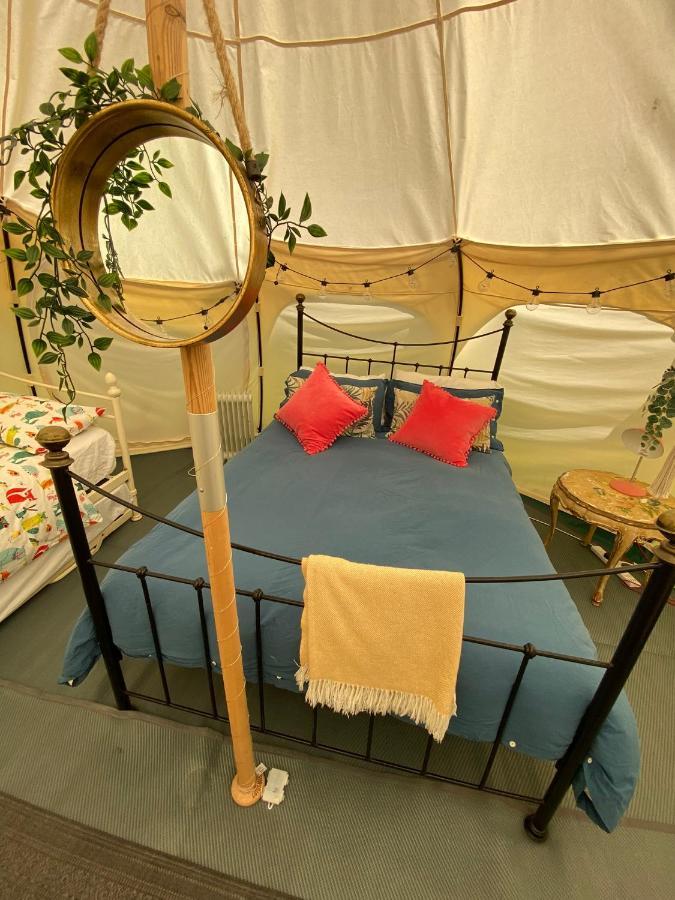 Secret Garden Glamping Hotel Lymington Eksteriør billede